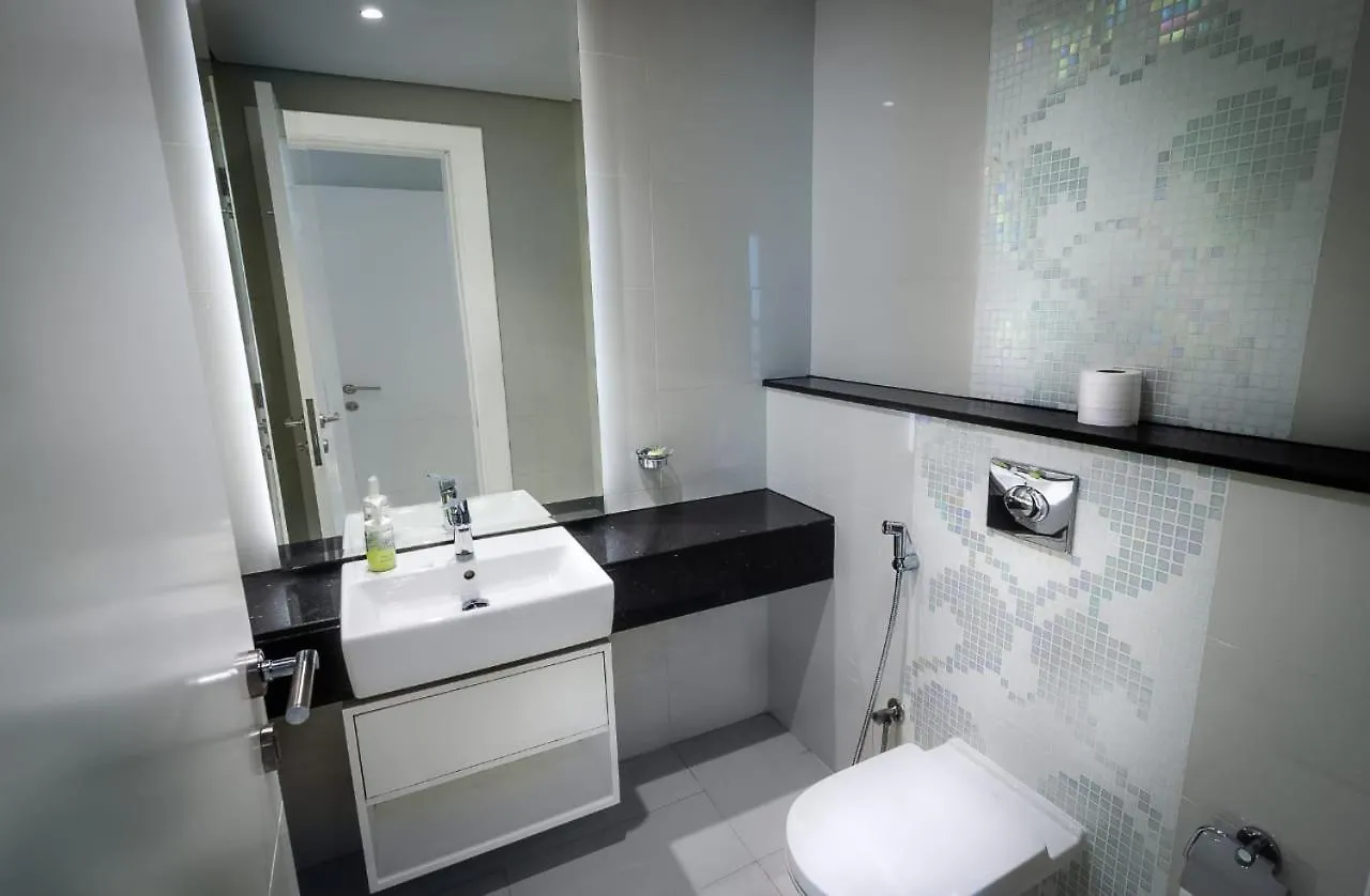 Apartment Waterfront Downtown- Damac Maison Canal View Dubai